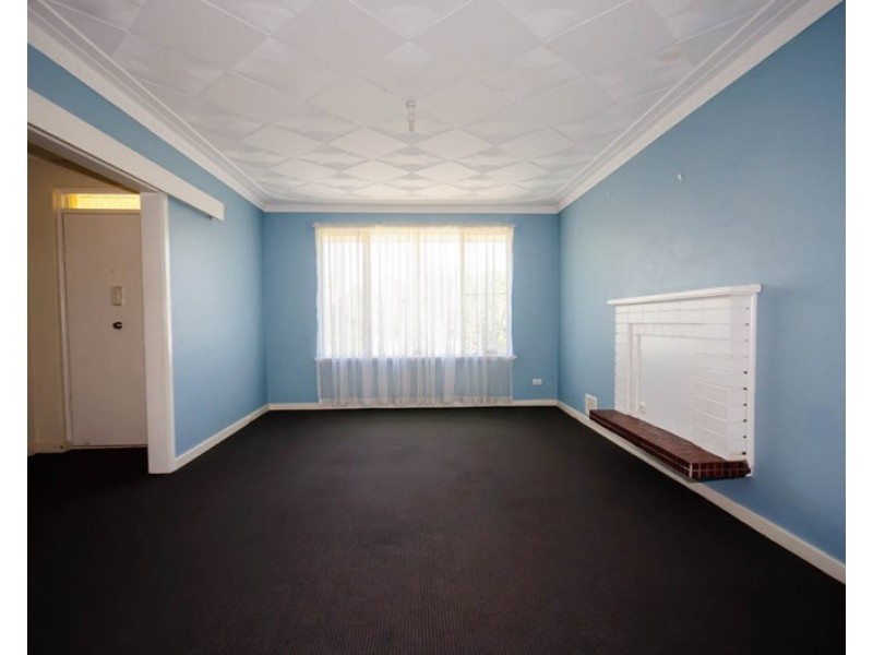 127 Gabriel Street, Cloverdale WA 6105