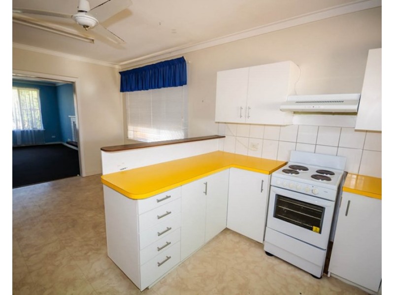 127 Gabriel Street, Cloverdale WA 6105