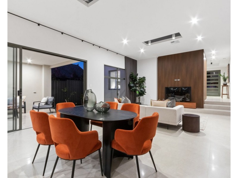 32 Raymond Street, Mount Pleasant WA 6153