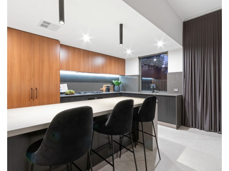 32 Raymond Street, Mount Pleasant WA 6153