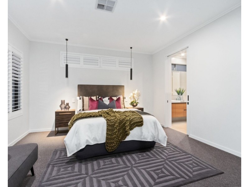 32 Raymond Street, Mount Pleasant WA 6153