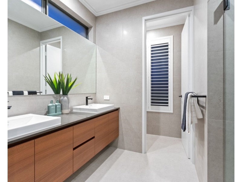 32 Raymond Street, Mount Pleasant WA 6153