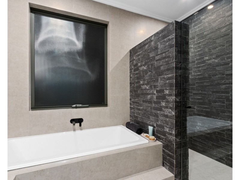 32 Raymond Street, Mount Pleasant WA 6153