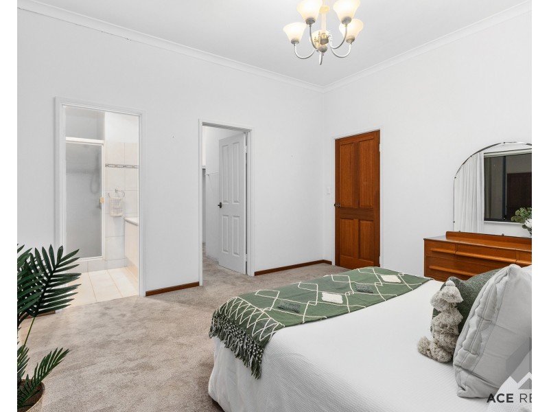 81A Tweeddale Road, Applecross WA 6153