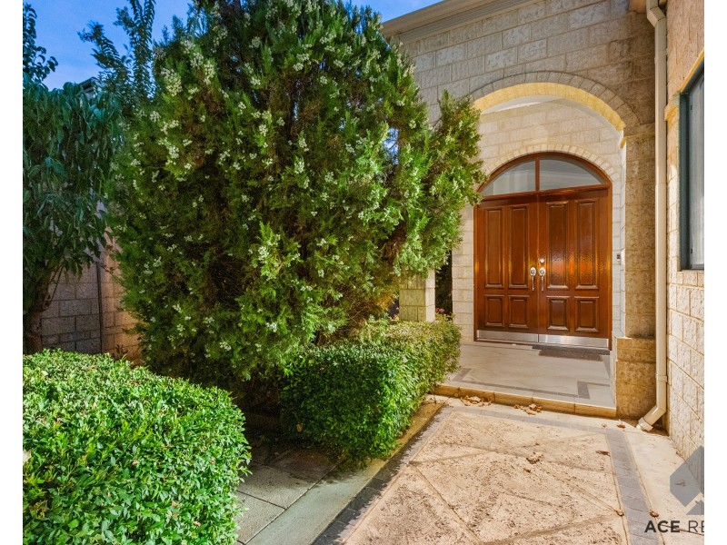 81A Tweeddale Road, Applecross WA 6153