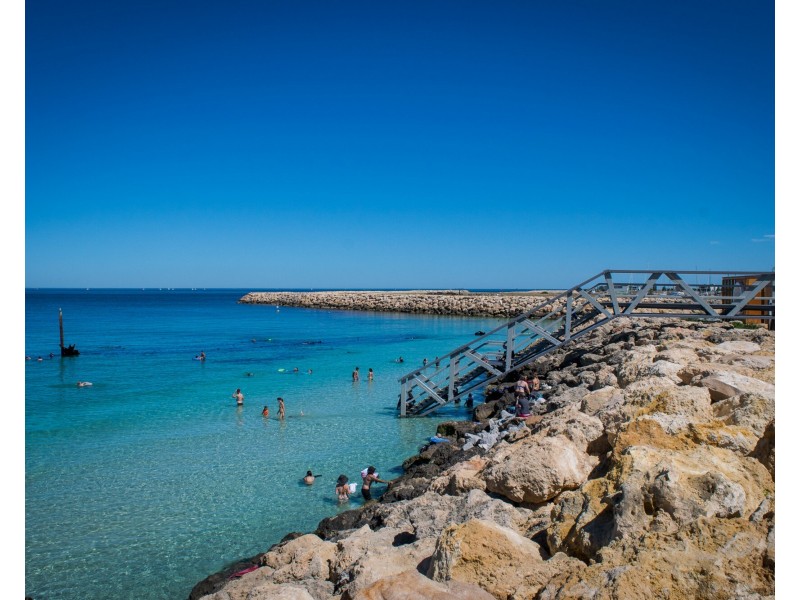 15 Orsino Boulevard, North Coogee WA 6163