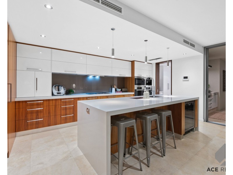 10 Kinross Road, Applecross WA 6153