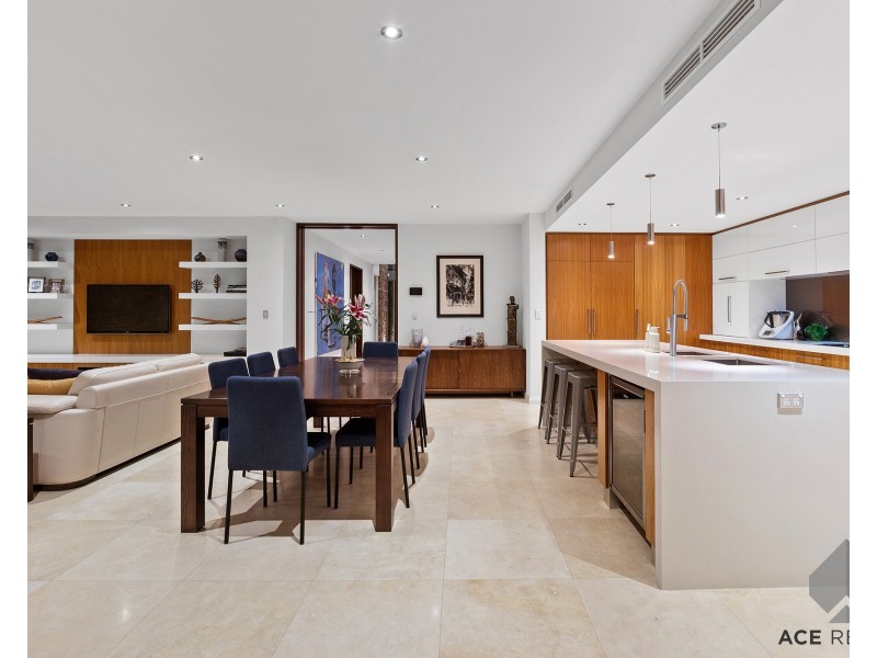 10 Kinross Road, Applecross WA 6153