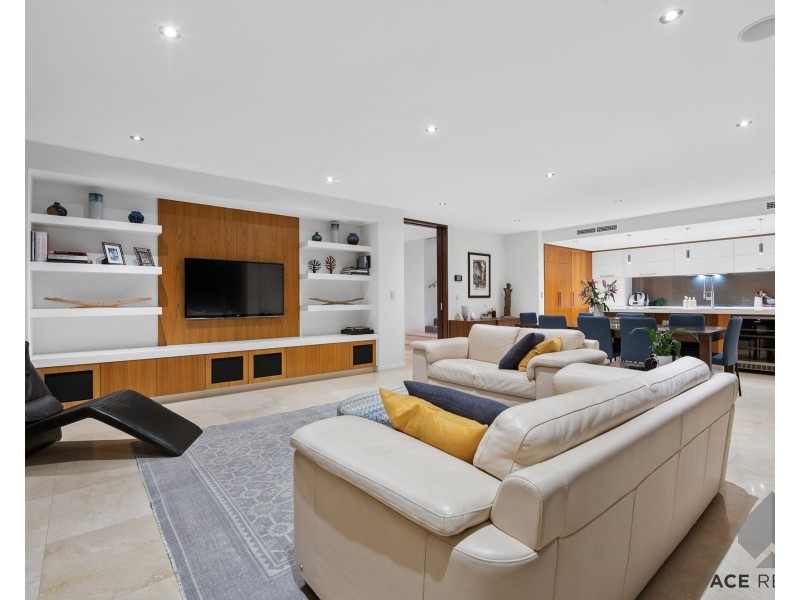 10 Kinross Road, Applecross WA 6153