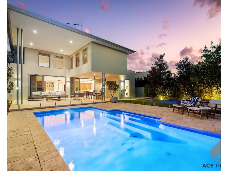 10 Kinross Road, Applecross WA 6153