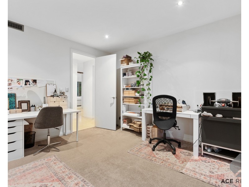 10 Kinross Road, Applecross WA 6153