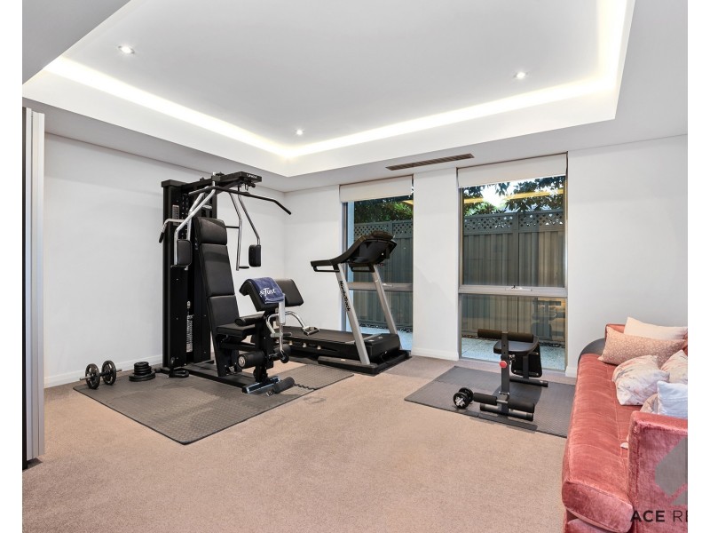 10 Kinross Road, Applecross WA 6153