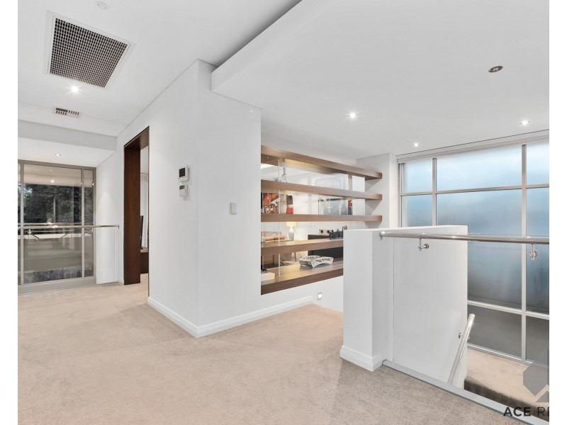 10 Kinross Road, Applecross WA 6153
