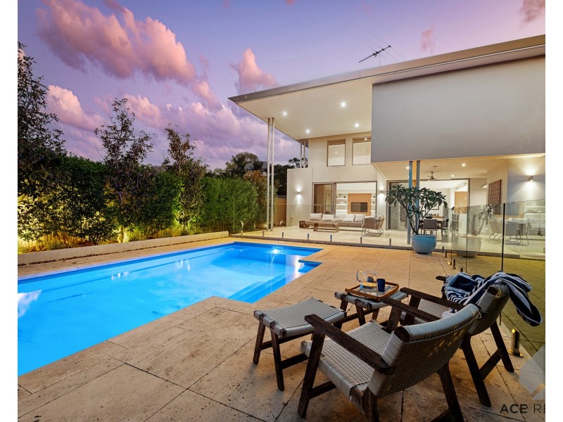 10 Kinross Road, Applecross WA 6153