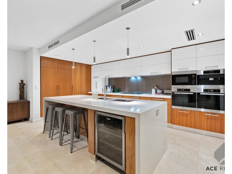 10 Kinross Road, Applecross WA 6153