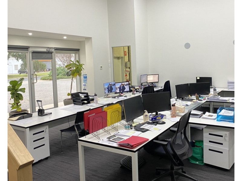 2/31 Shields Crescent, Booragoon WA 6154