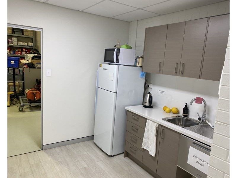 2/31 Shields Crescent, Booragoon WA 6154