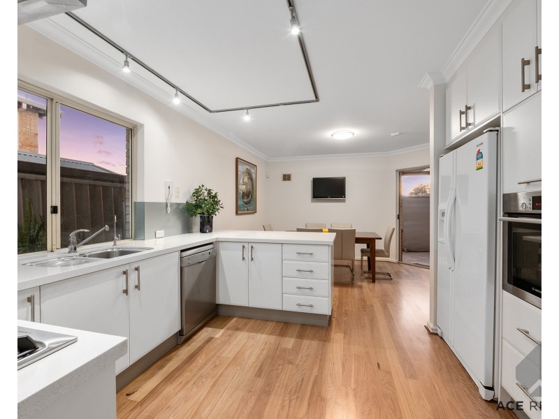 6/11 Macleod Road, Applecross WA 6153