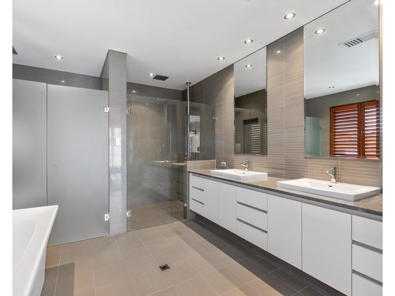 16A Nisbet Road, Applecross WA 6153