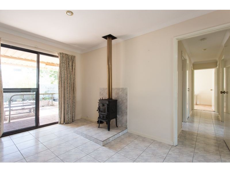 2 Sparrow Court, High Wycombe WA 6057