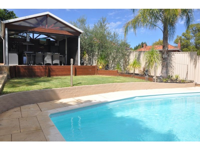 24 Alvah Street, St James WA 6102