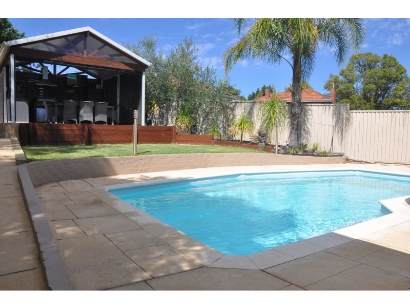 24 Alvah Street, St James WA 6102