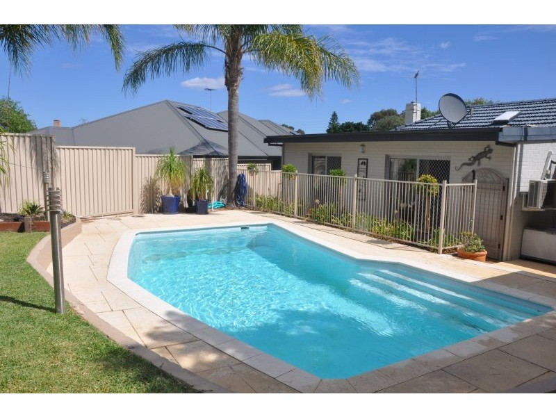 24 Alvah Street, St James WA 6102