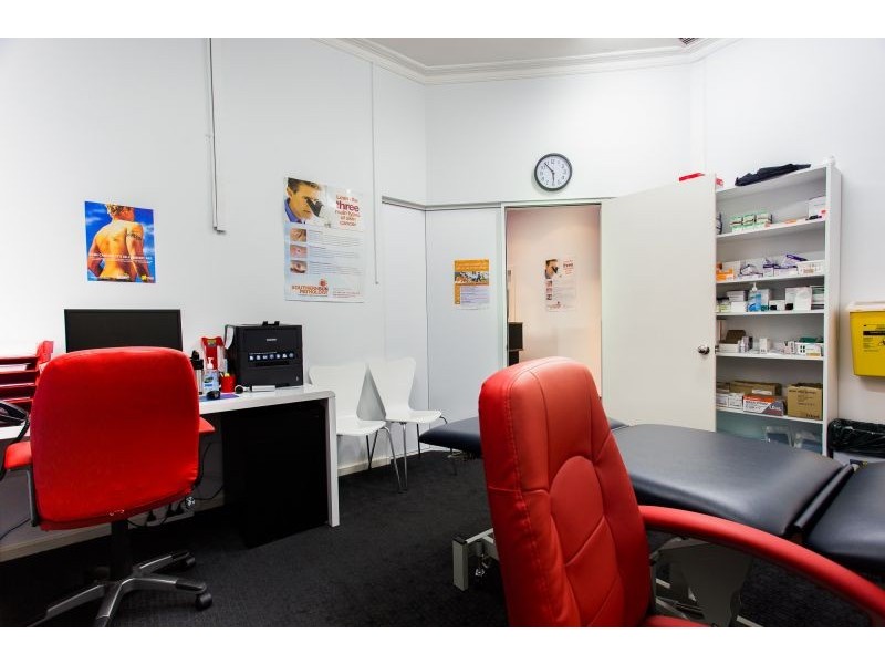 2 Barker Avenue, Como WA 6152