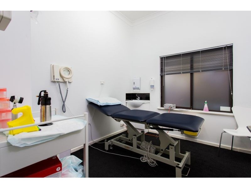 2 Barker Avenue, Como WA 6152