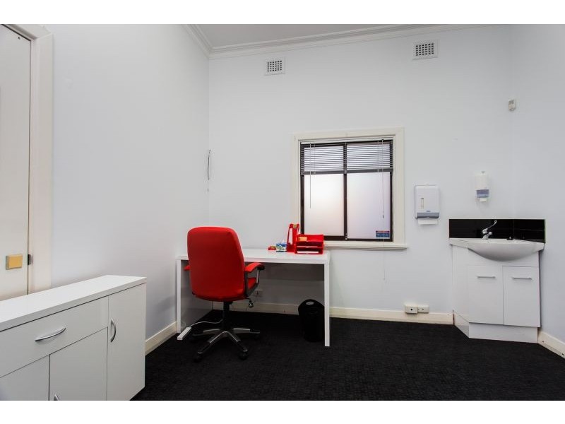 2 Barker Avenue, Como WA 6152