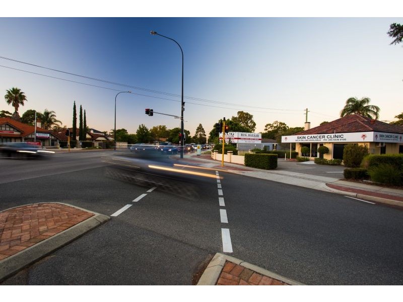 2 Barker Avenue, Como WA 6152