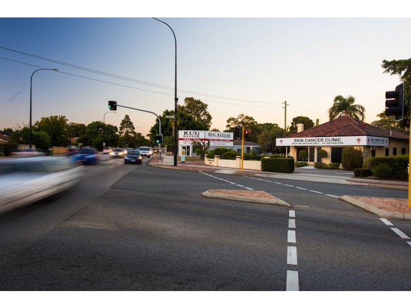 2 Barker Avenue, Como WA 6152