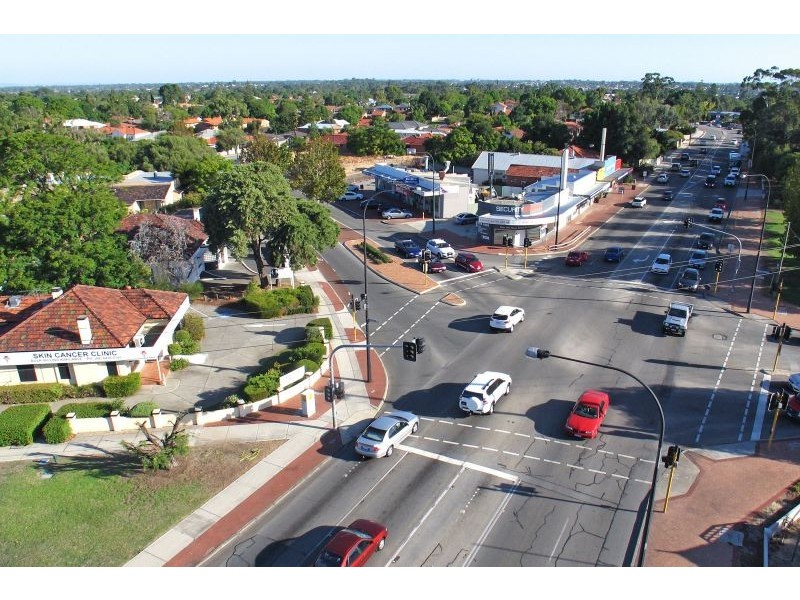 2 Barker Avenue, Como WA 6152