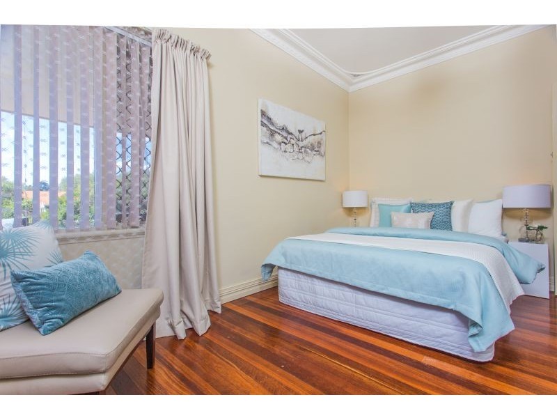 2/69 Park Street, Como WA 6152