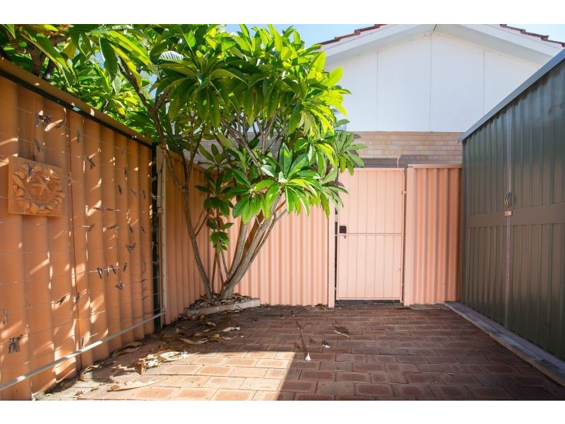 2/69 Park Street, Como WA 6152