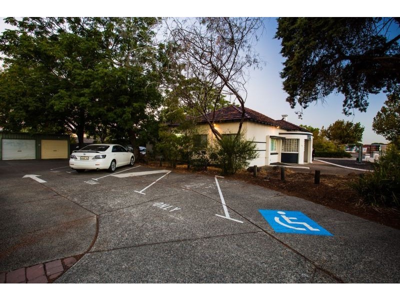 2 Barker Avenue, Como WA 6152