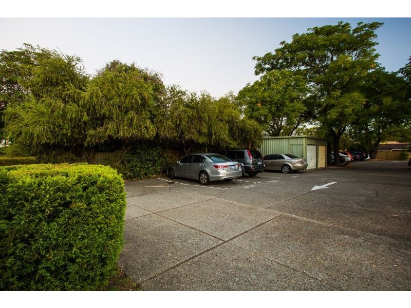 2 Barker Avenue, Como WA 6152