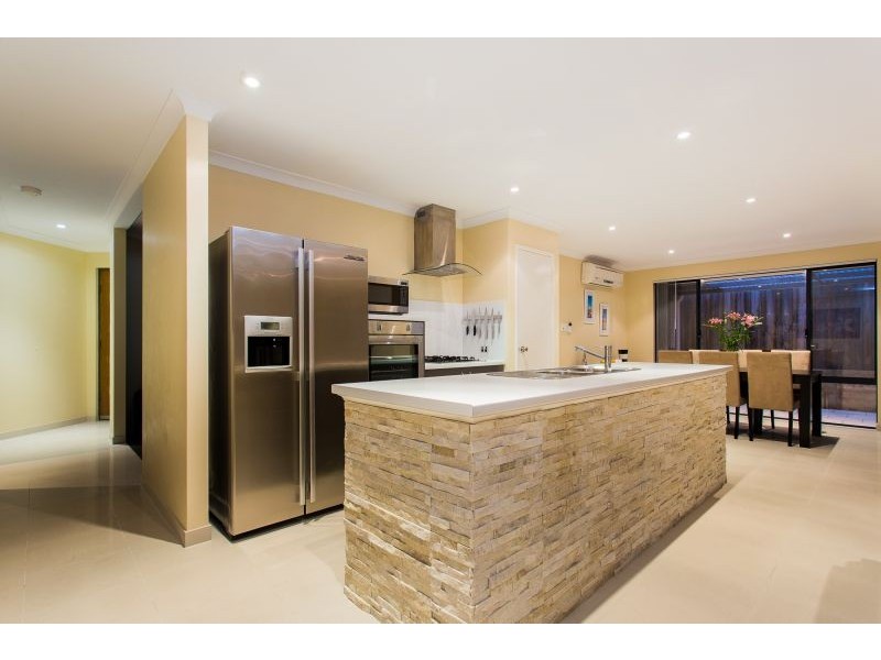 3 Newington Pass, Ellenbrook WA 6069
