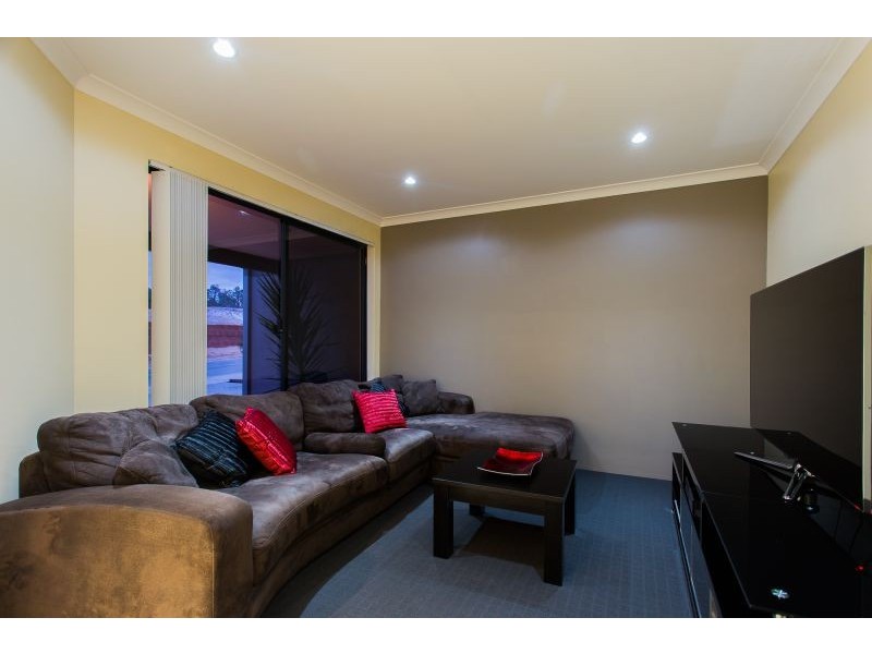 3 Newington Pass, Ellenbrook WA 6069