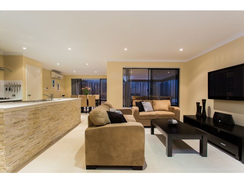 3 Newington Pass, Ellenbrook WA 6069