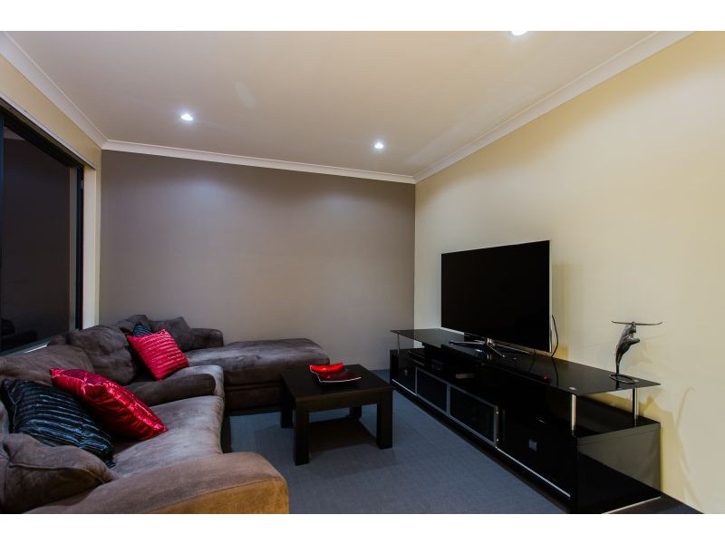 3 Newington Pass, Ellenbrook WA 6069