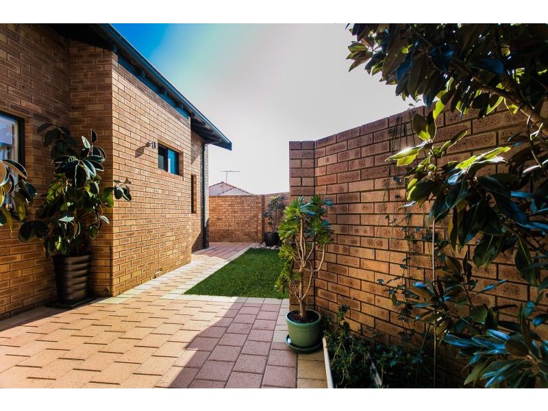 1/70 Strickland Street, South Perth WA 6151