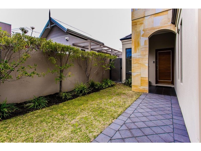 22A Bickley Crescent, Manning WA 6152