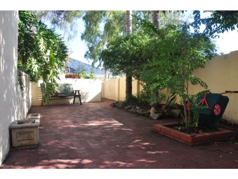 1/440 Canning Highway, Como WA 6152