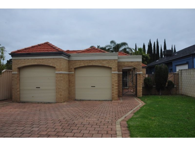 8b Strickland Road, Ardross WA 6153