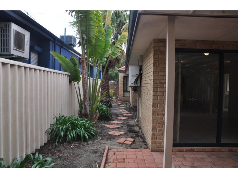 8b Strickland Road, Ardross WA 6153