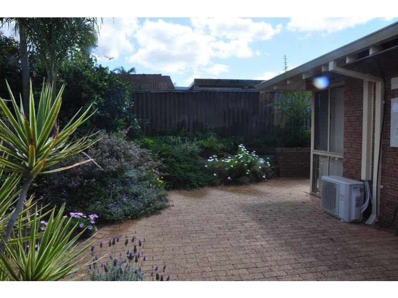 1/63 Park Street, Como WA 6152