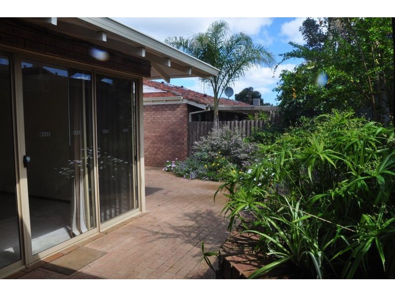 1/63 Park Street, Como WA 6152