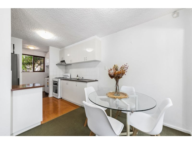 4/4 Lawrence Street, Como WA 6152