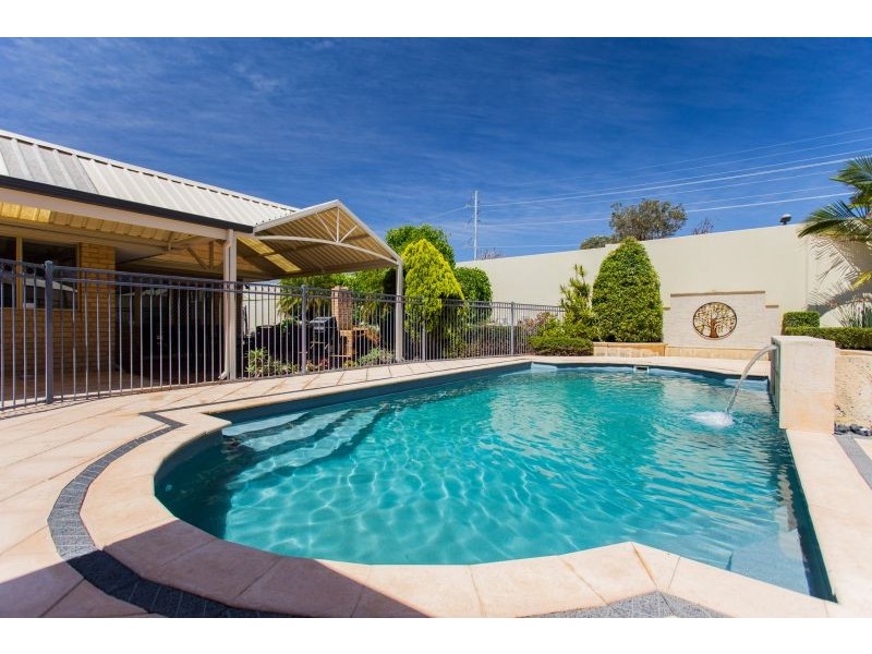 13 Capill Corner, Leeming WA 6149